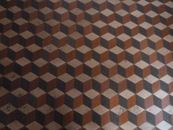 Der Kirchenboden (nein, ich glaub nicht, dass der von M.C.Escher ist)