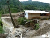 Überflutungen und Erdrutsche